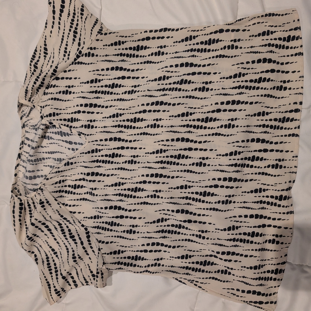 SHEIN Cream and Black Printed Short Sleeve Blouse
